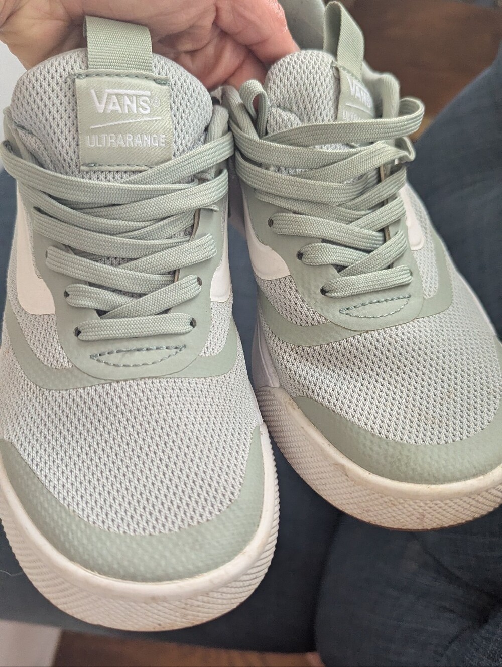 vans sneakers - Picture 3 of 6